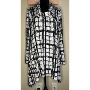 Chelsea & Theodore Black and White Cowl Neck Top sz L